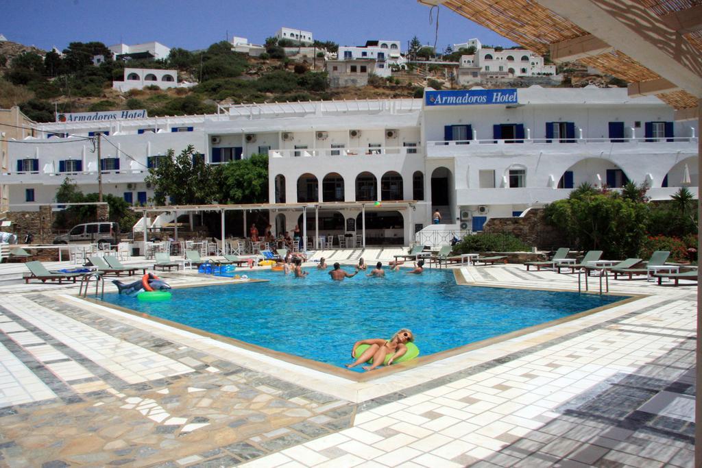 Armadoros Hotel / Ios Backpackers Exterior foto
