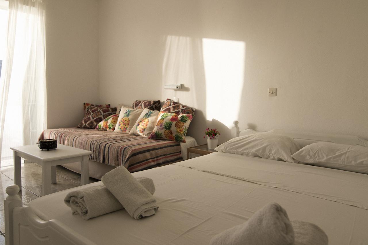 Armadoros Hotel / Ios Backpackers Exterior foto