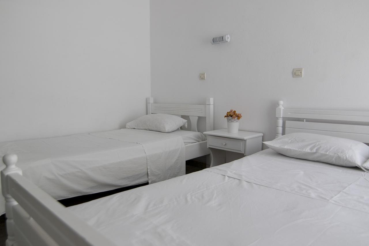 Armadoros Hotel / Ios Backpackers Exterior foto
