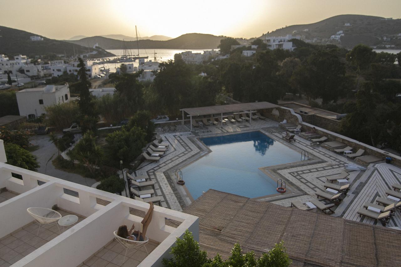 Armadoros Hotel / Ios Backpackers Exterior foto